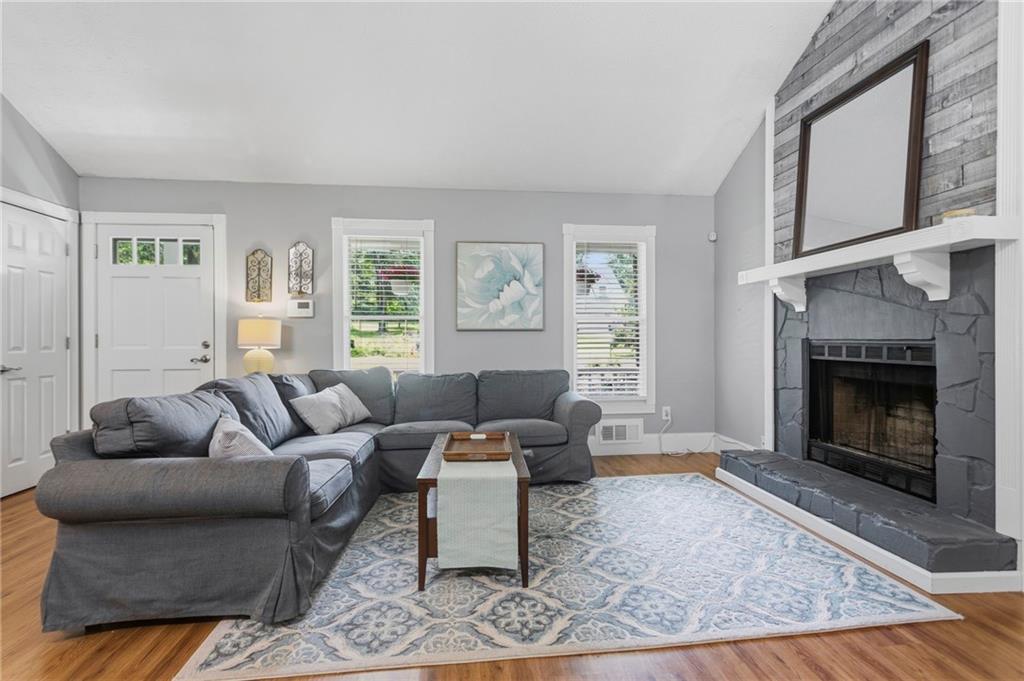 5627 Pinedale Circle