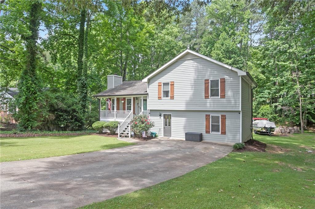 5627 Pinedale Circle