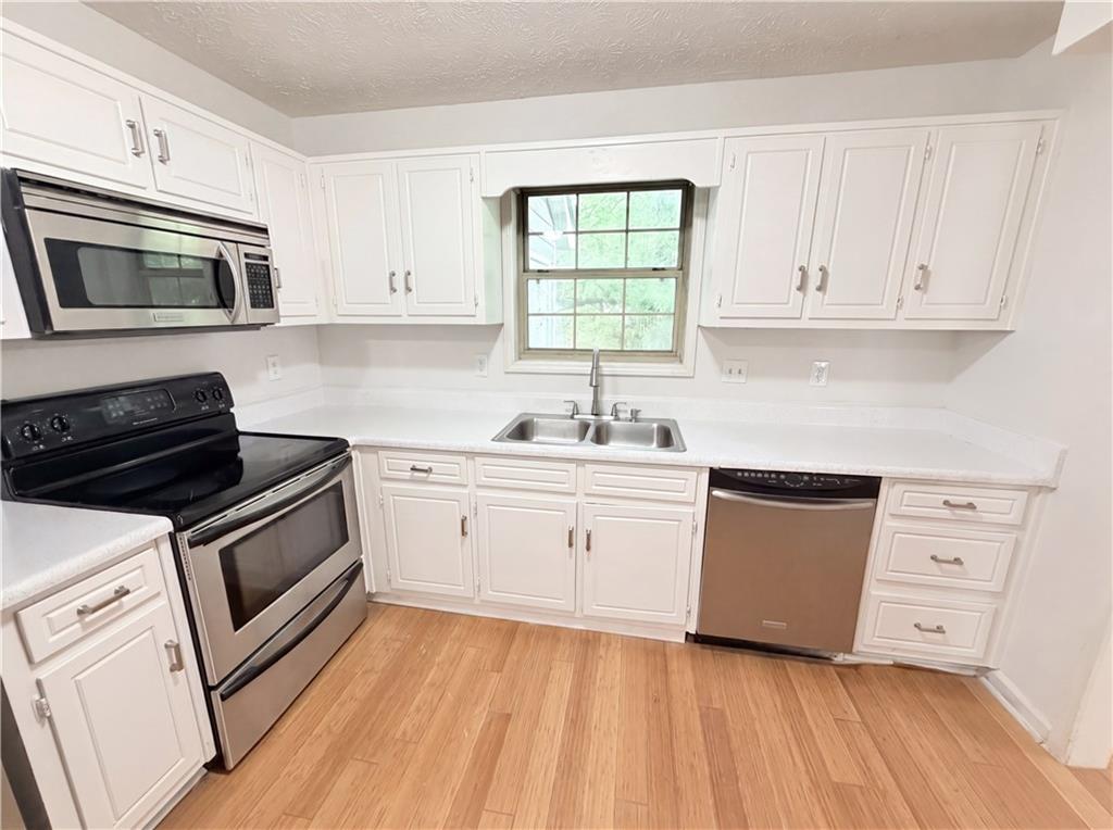 4558 Coopers Creek Place SE