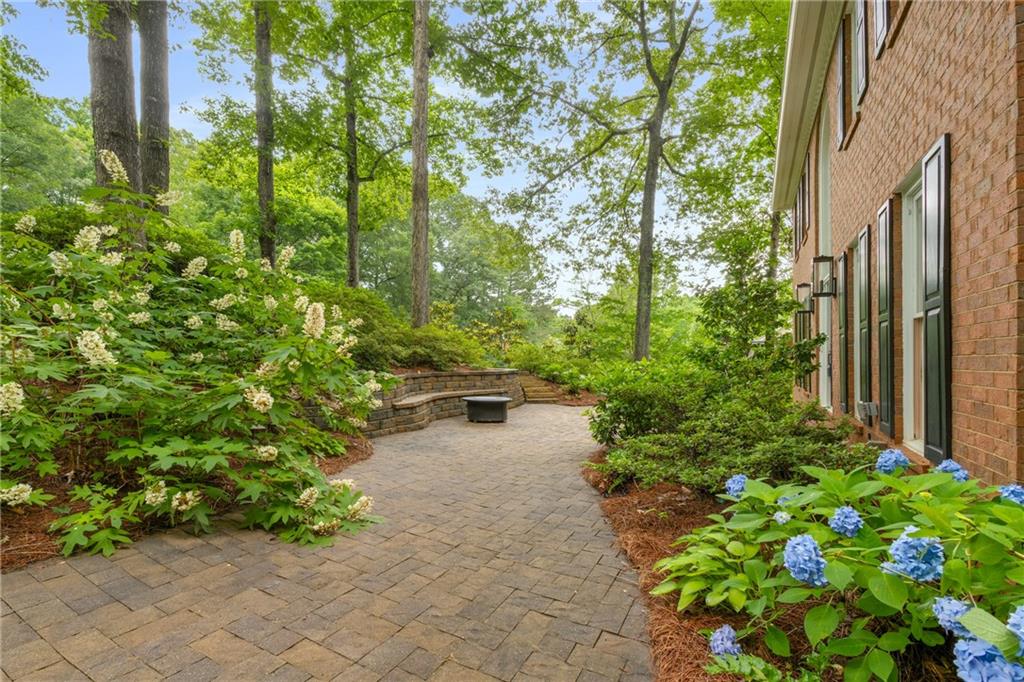 355 Highlands Trace