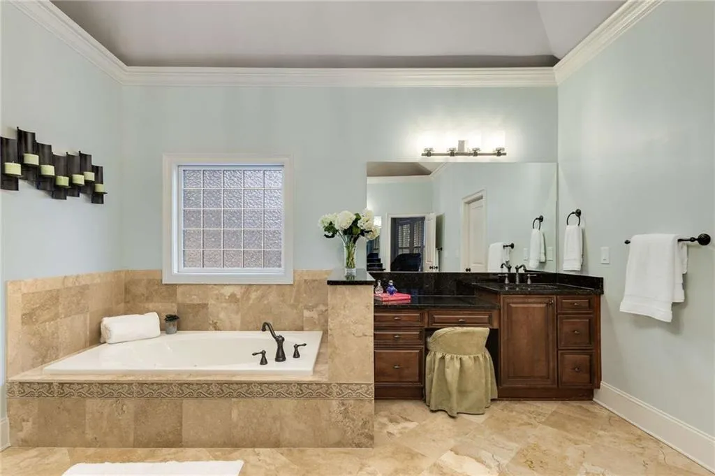 Brookhaven, Georgia 30319, United States, 6 Bedrooms Bedrooms, ,6 BathroomsBathrooms,Residential,Active,81742