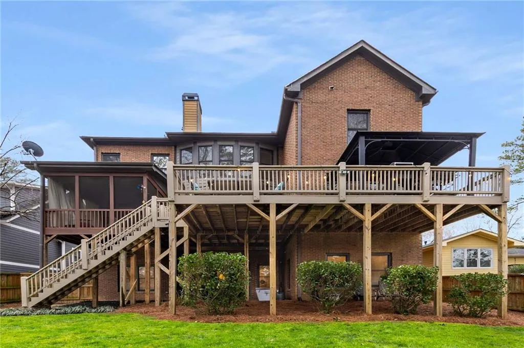 Brookhaven, Georgia 30319, United States, 6 Bedrooms Bedrooms, ,6 BathroomsBathrooms,Residential,Active,81742