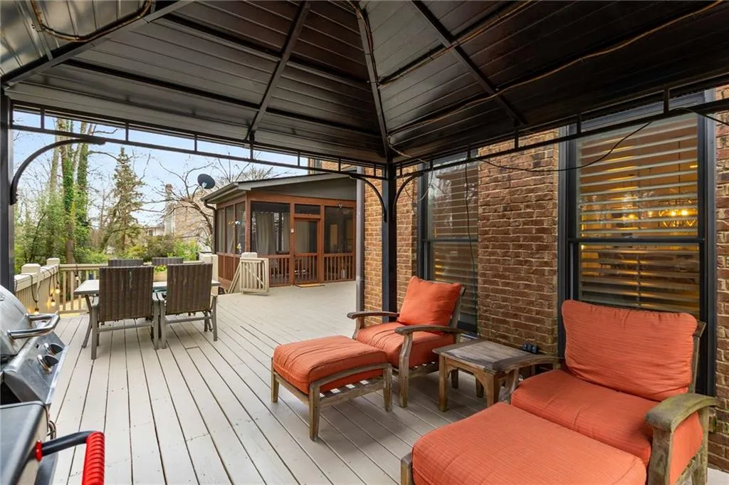 Brookhaven, Georgia 30319, United States, 6 Bedrooms Bedrooms, ,6 BathroomsBathrooms,Residential,Active,81742