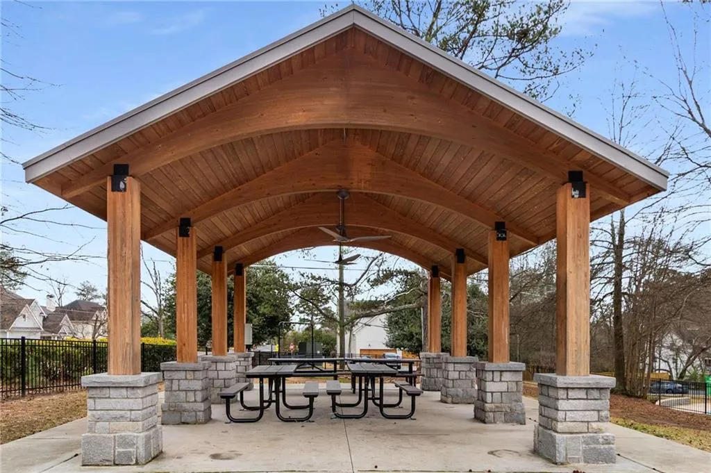 Brookhaven, Georgia 30319, United States, 6 Bedrooms Bedrooms, ,6 BathroomsBathrooms,Residential,Active,81742