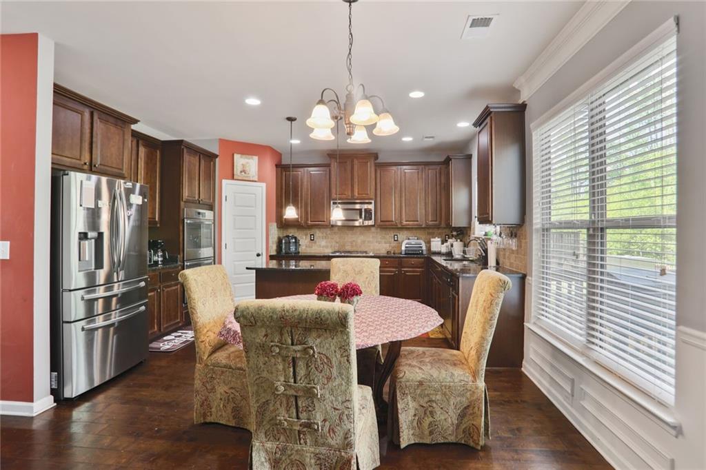 527 Mossycup Drive, Fairburn, Georgia image 8