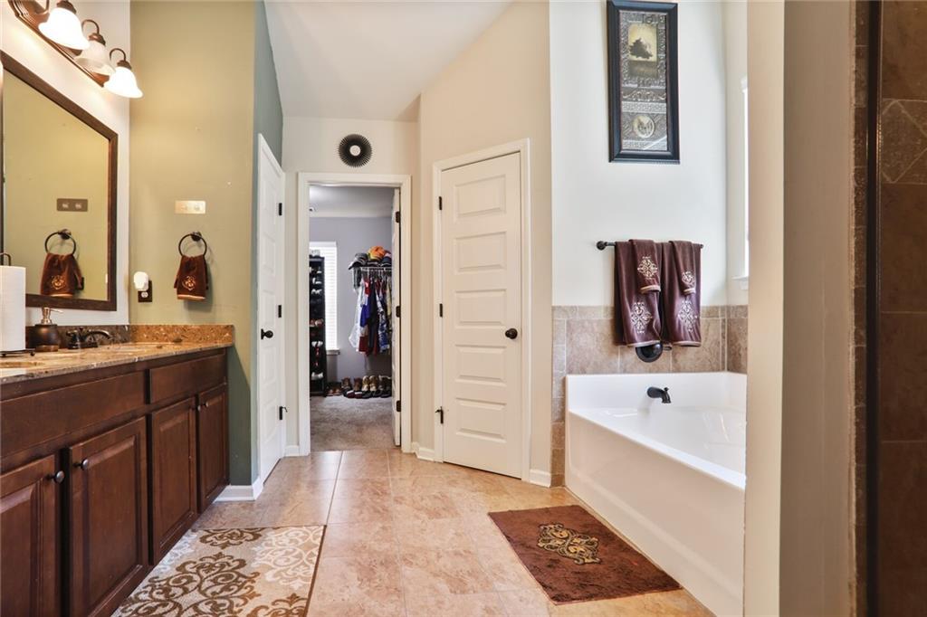 527 Mossycup Drive, Fairburn, Georgia image 18