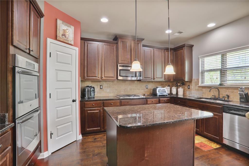 527 Mossycup Drive, Fairburn, Georgia image 6