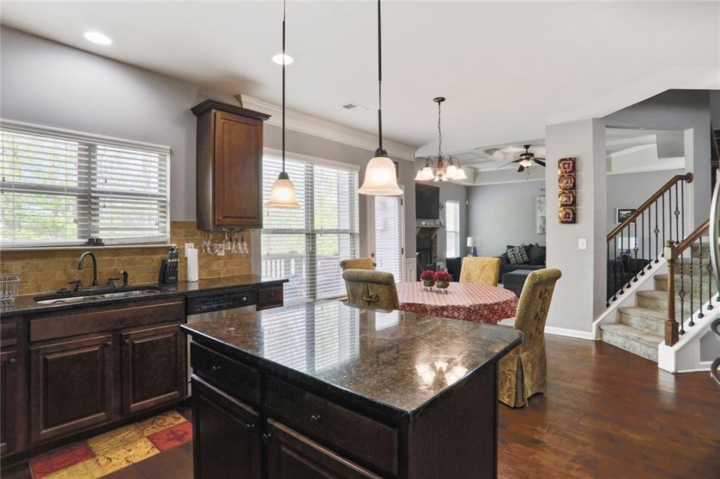 527 Mossycup Drive, Fairburn, Georgia image 9