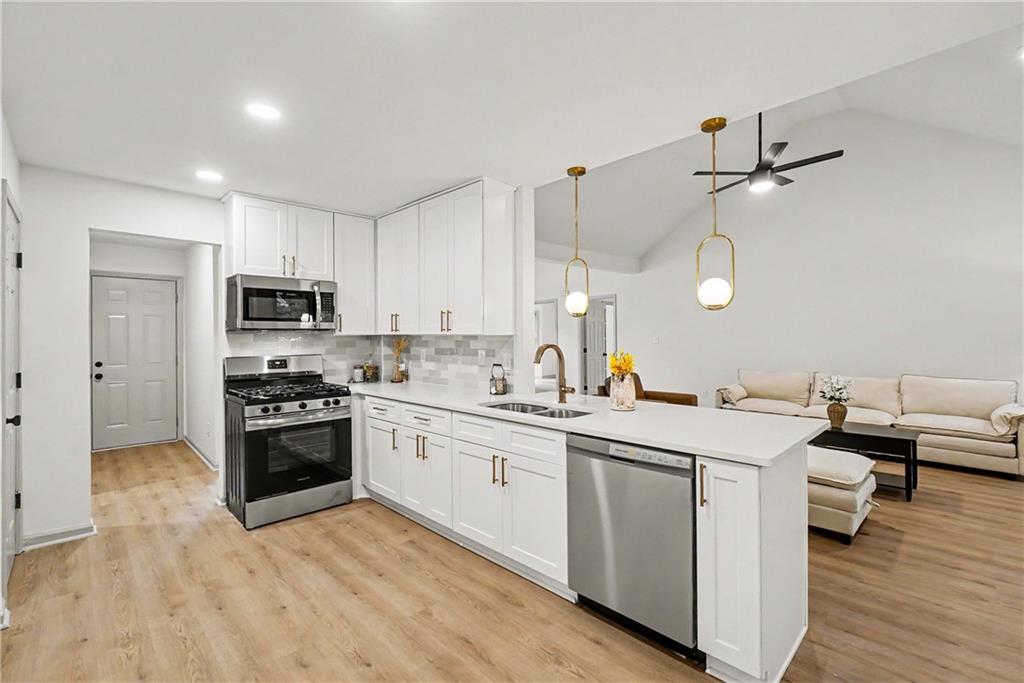 265 Lakeview Lane