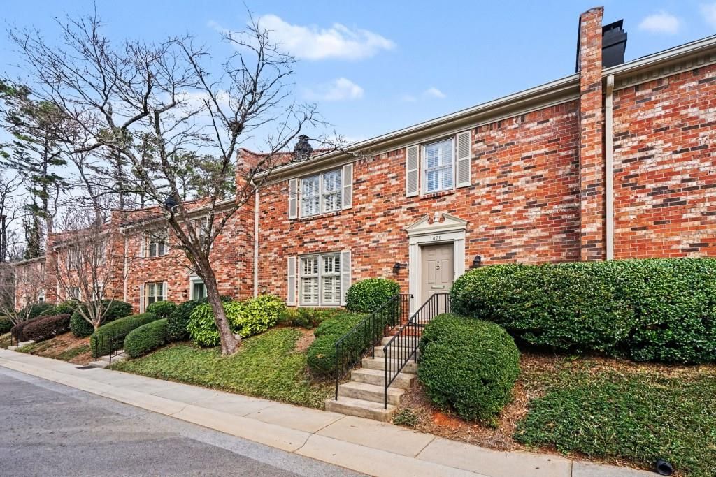 Photo of 1479 Leafview Road, Decatur, GA 30033 (MLS # 7729381)