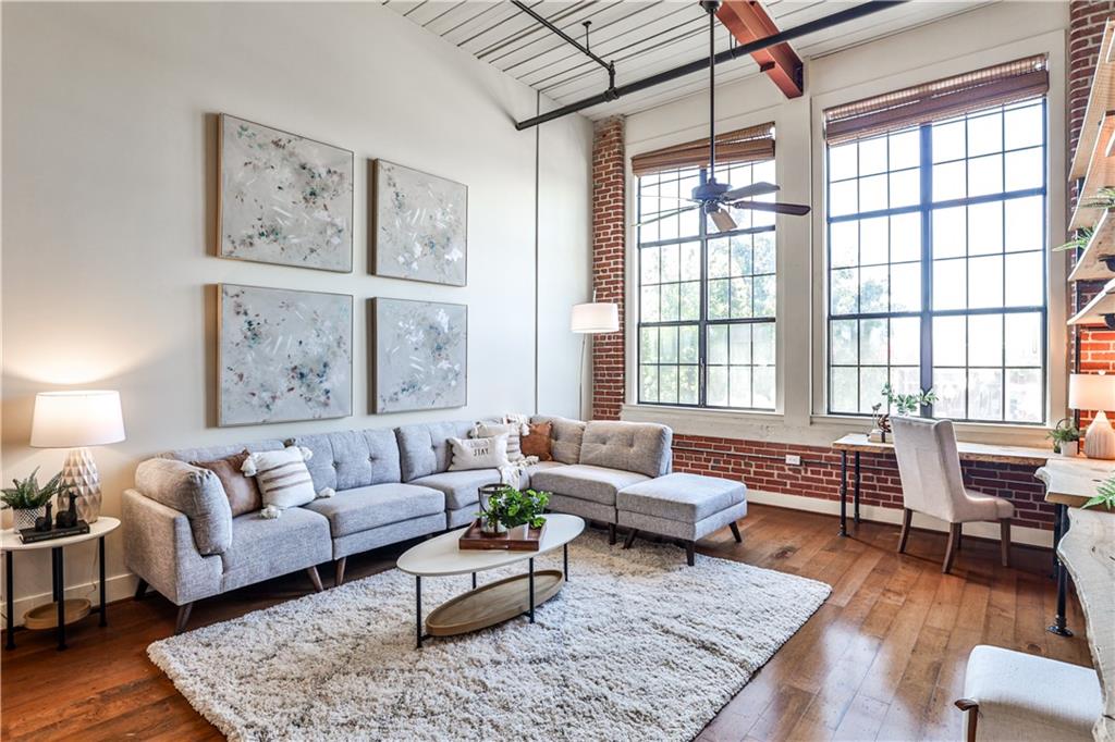 1261 Caroline Street NE 206