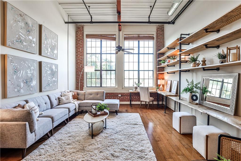 1261 Caroline Street NE 206