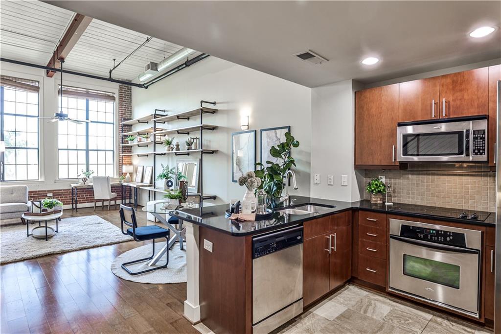 1261 Caroline Street NE 206