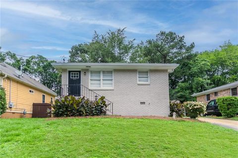 Photo of 933 Capitol View Avenue NW, Atlanta, GA 30318 (MLS # 7734407)