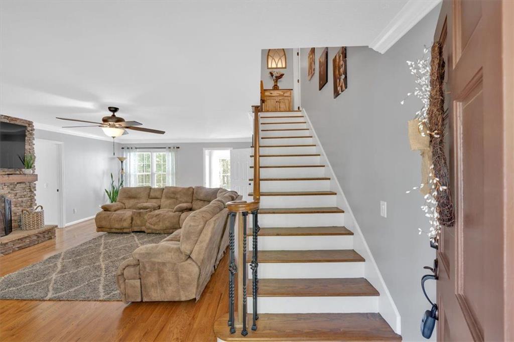 1 GREGORY Drive SW