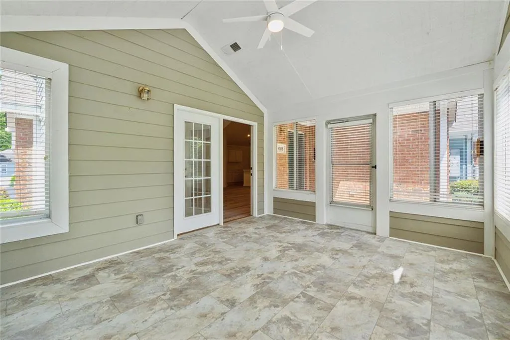 Alpharetta, Georgia 30022, United States, 3 Bedrooms Bedrooms, ,2 BathroomsBathrooms,Residential,Pending,180497