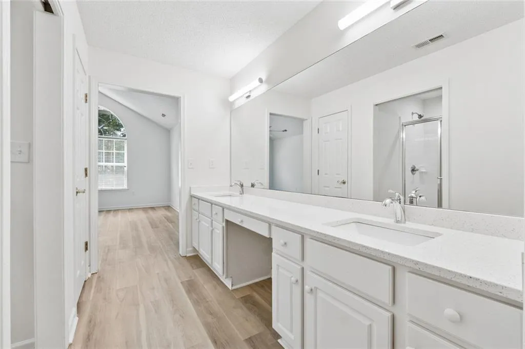 Alpharetta, Georgia 30022, United States, 3 Bedrooms Bedrooms, ,2 BathroomsBathrooms,Residential,Pending,180497