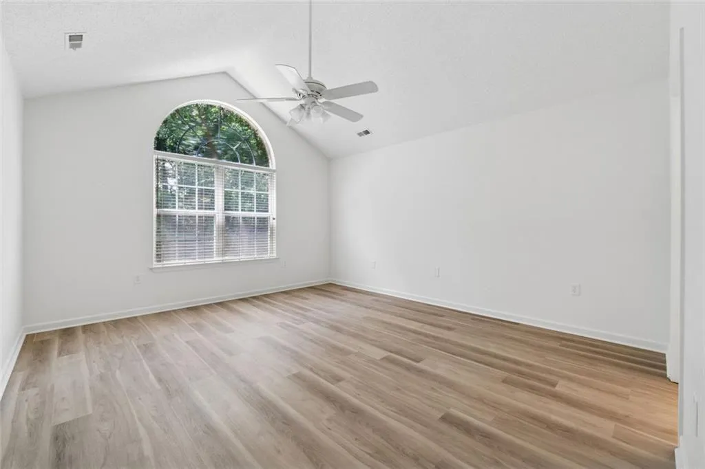 Alpharetta, Georgia 30022, United States, 3 Bedrooms Bedrooms, ,2 BathroomsBathrooms,Residential,Pending,180497