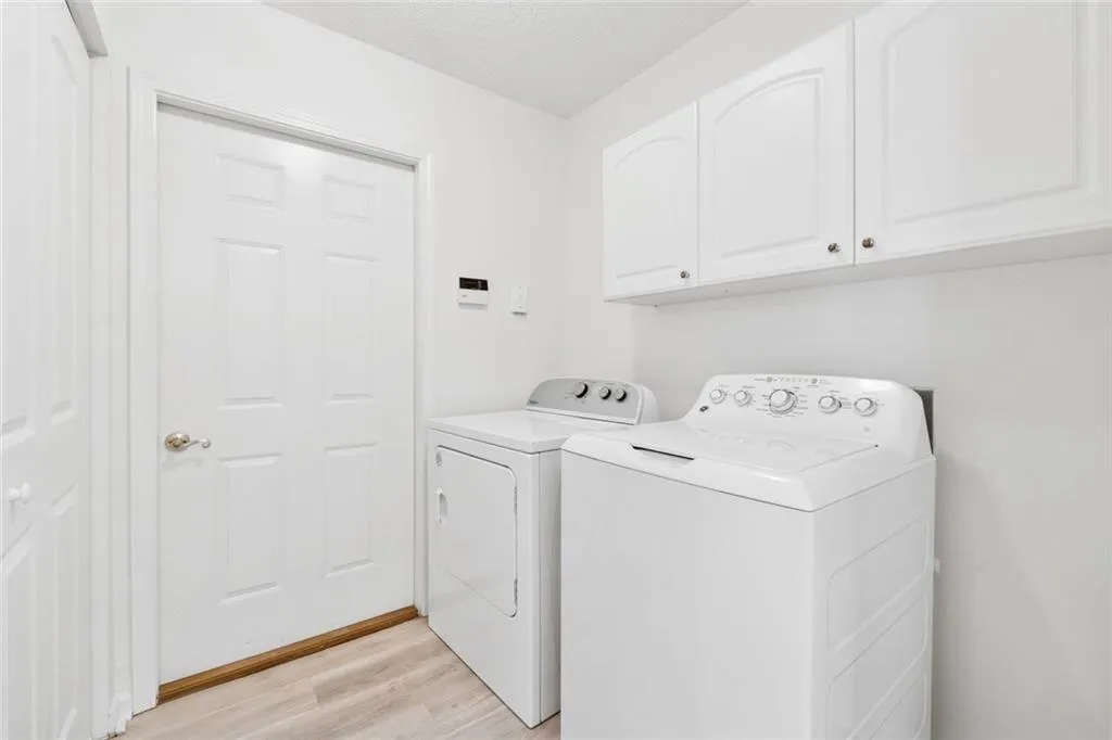 Alpharetta, Georgia 30022, United States, 3 Bedrooms Bedrooms, ,2 BathroomsBathrooms,Residential,Pending,180497