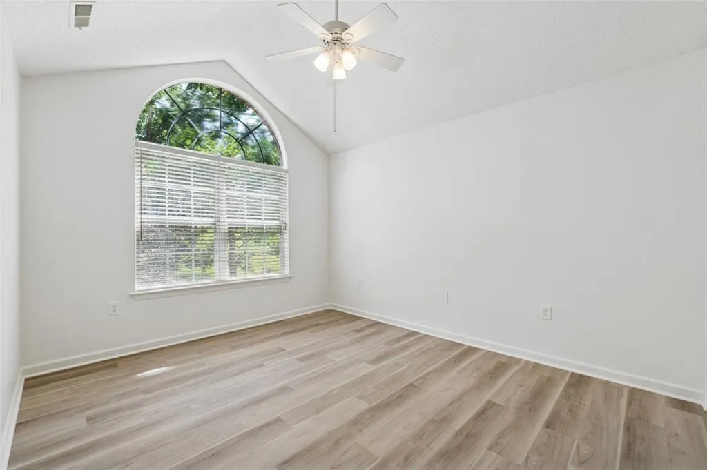 Alpharetta, Georgia 30022, United States, 3 Bedrooms Bedrooms, ,2 BathroomsBathrooms,Residential,Pending,180497