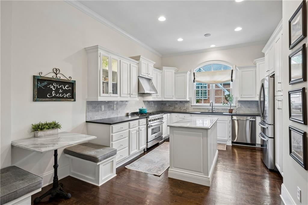 2 Bohler Point NW
