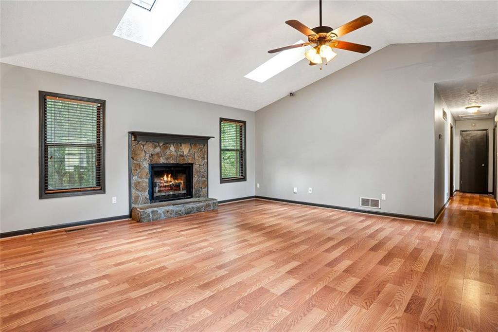 1076 STONEY CREEK Lane