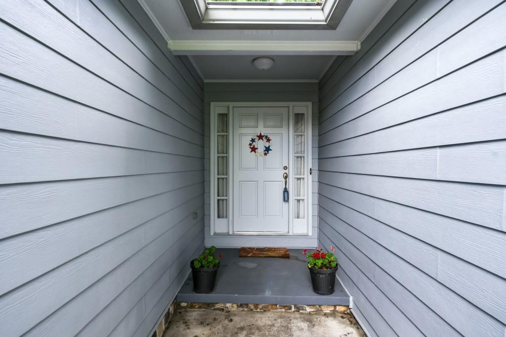 2083 James River Cove