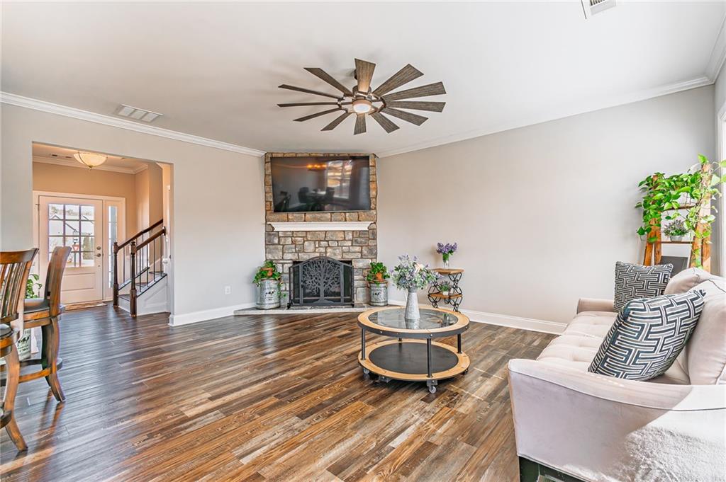 115 Greenbrier Way, Canton, Georgia image 4