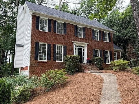 Homes For Sale - 153 Lakeside Drive<br/> Kennesaw, GA 30144