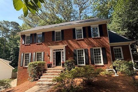 Homes For Sale - 153 Lakeside Drive<br/> Kennesaw, GA 30144