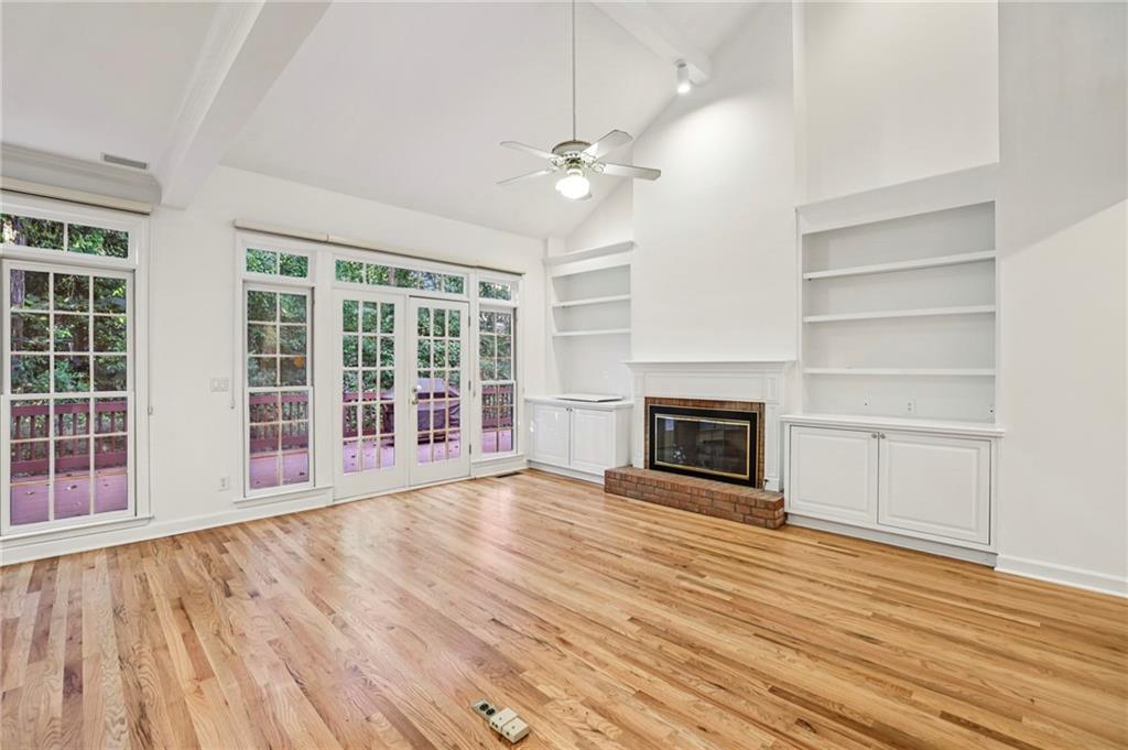 Cameron Manor - Residential