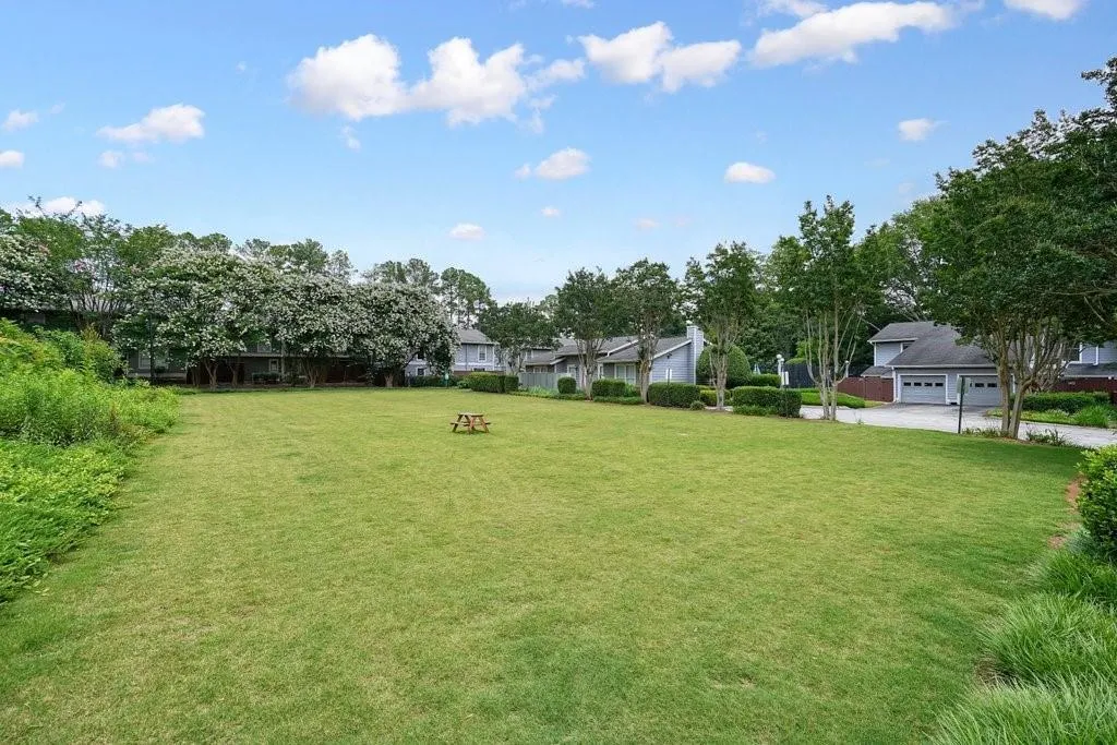 Marietta, Georgia 30068, United States, 3 Bedrooms Bedrooms, ,3 BathroomsBathrooms,Residential,Pending,151386