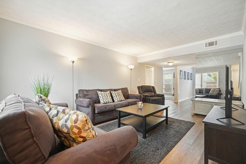 4977 MEADOW Lane