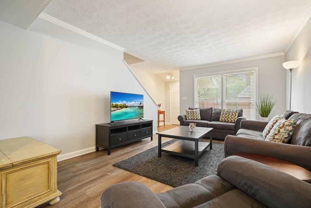4977 MEADOW Lane