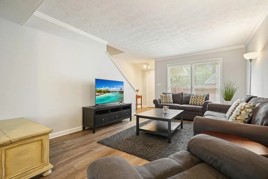 Marietta, Georgia 30068, United States, 3 Bedrooms Bedrooms, ,3 BathroomsBathrooms,Residential,Pending,151386