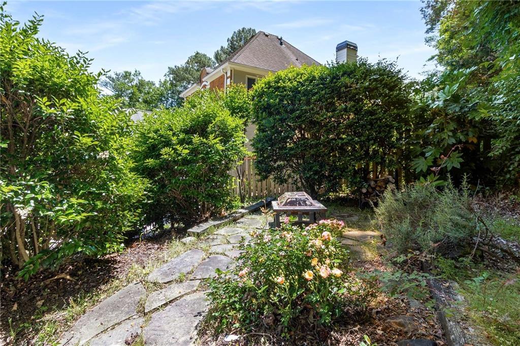 1077 Shady Valley Place, Atlanta, Georgia image 32