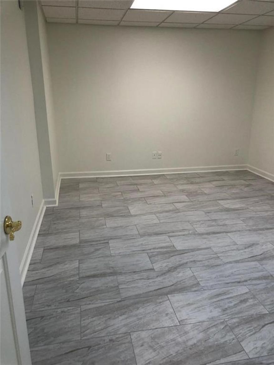 Welcome to Shallowford Office Park! Great for insurance, Law office , accounting , lab testing facility etc ! Bring your business ideas to this community.  Close to Publix & Kroger Supermarkets. Ceramic tile floors.  Unit is located at lower level of building.
