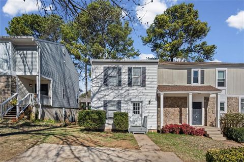 Townhouse For Sale - 1222 Ridgecrest Lane<br/> Smyrna, GA 30080