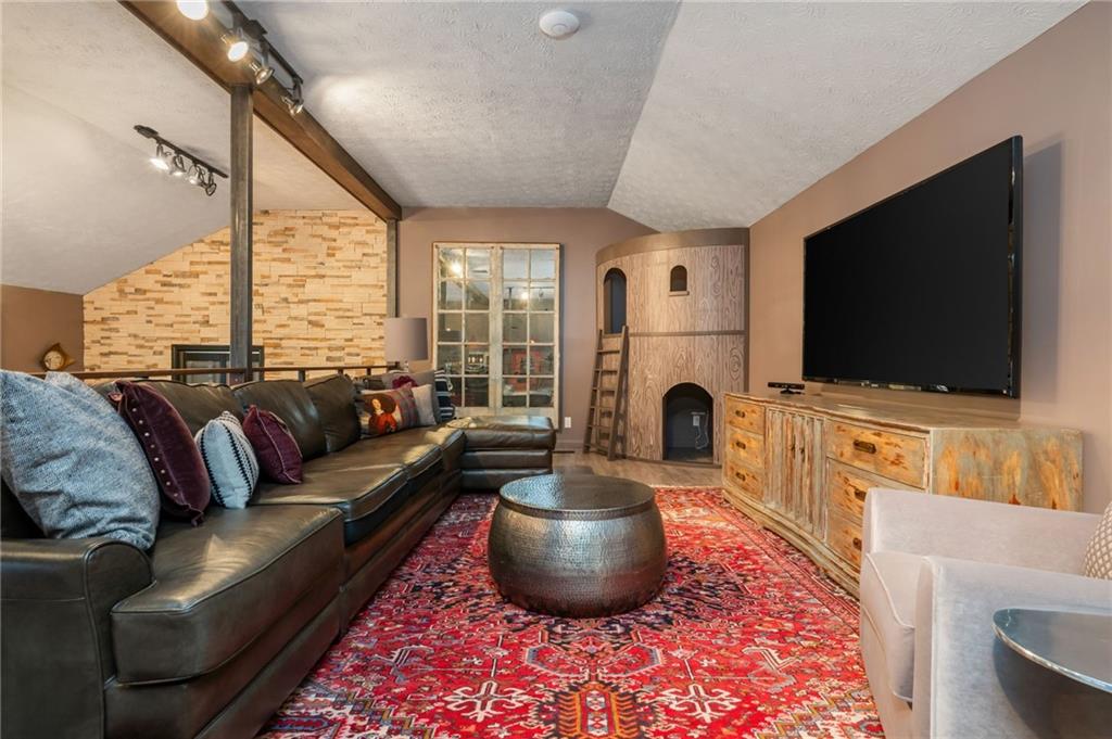 Chimney Springs - Residential