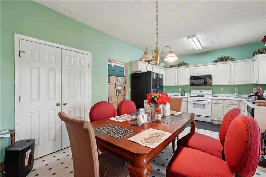 415 Clairidge Lane, Lawrenceville, Georgia image 8