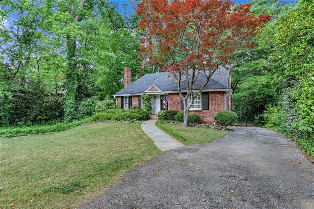 716 Burke Road NE