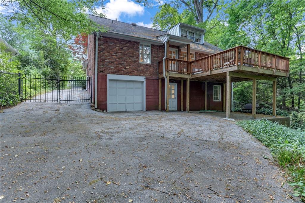 716 Burke Road NE