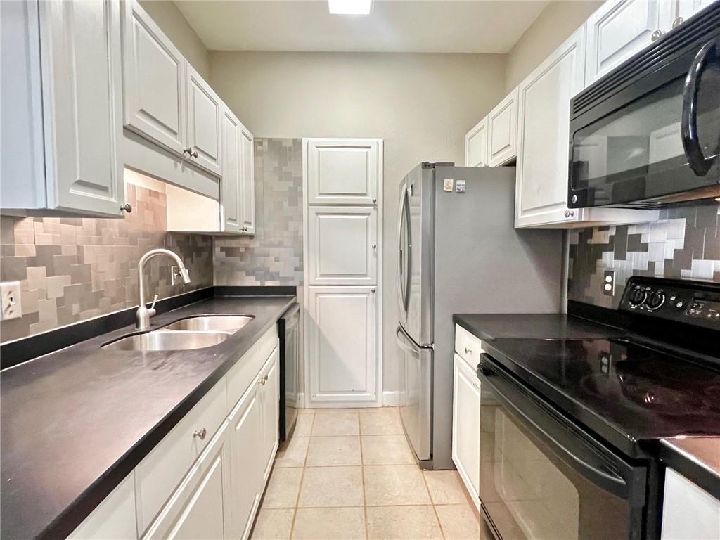 2921 Lenox Road NE 108