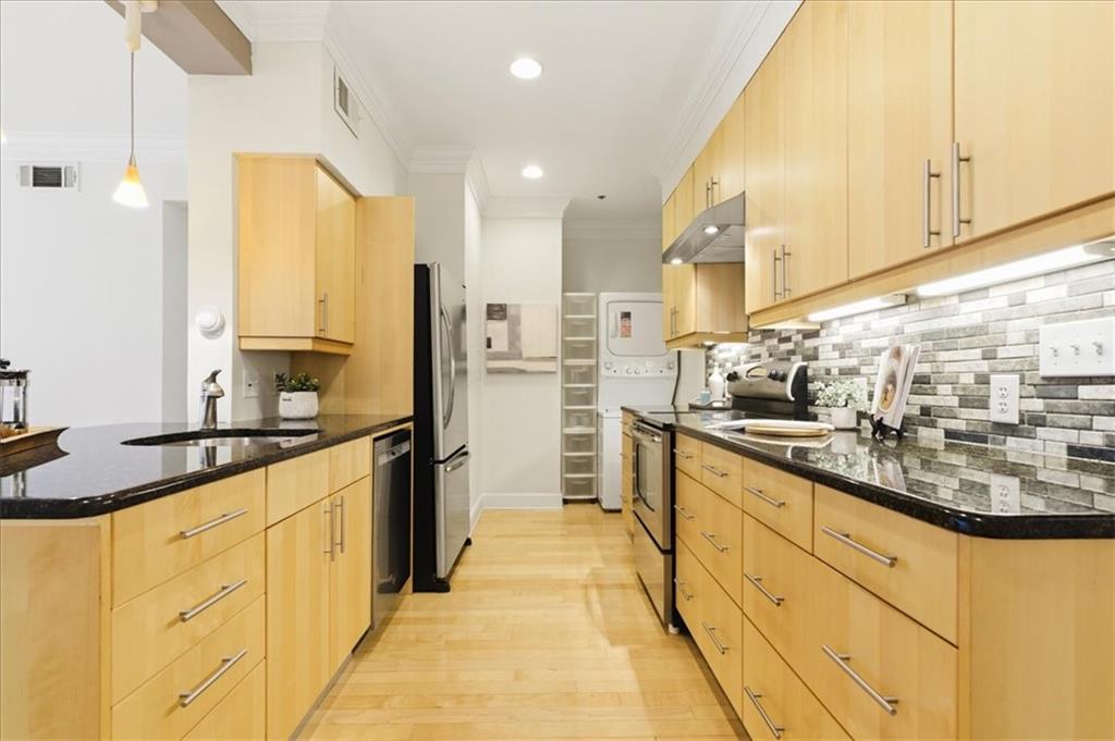 3777 Peachtree Road NE 923
