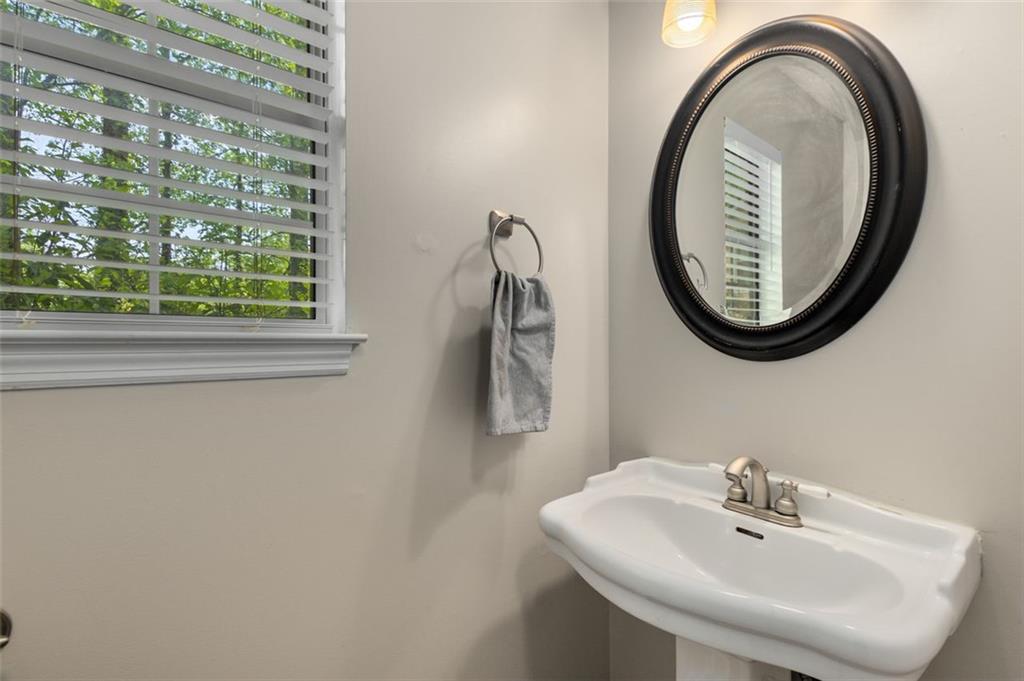 1200 Taylor Oaks Drive, Roswell, Georgia image 20