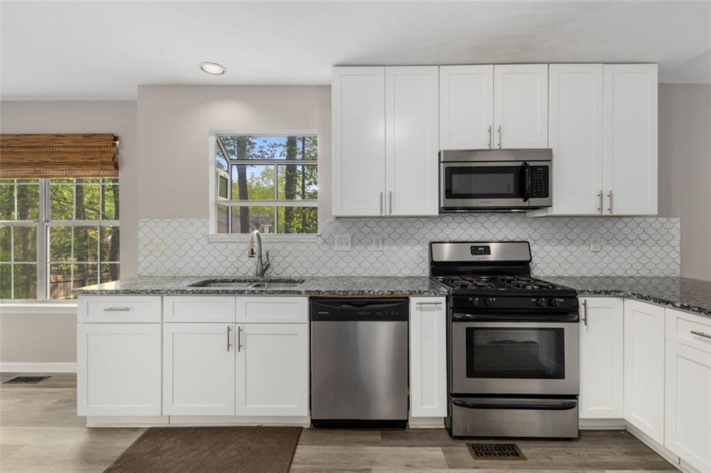 1200 Taylor Oaks Drive, Roswell, Georgia image 11