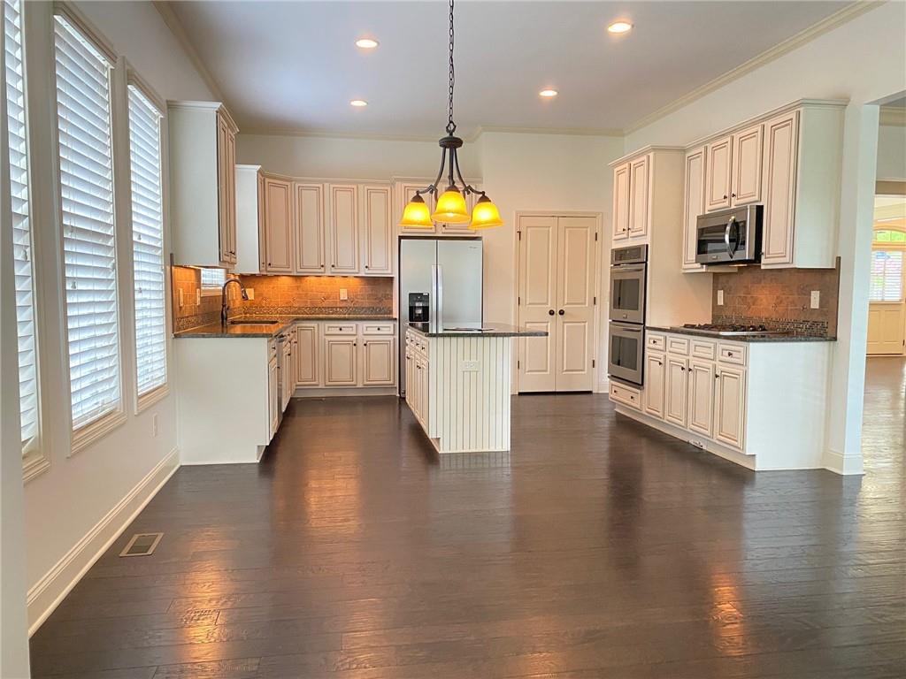 2880 Parkview Pass SE