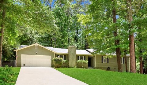 Homes For Sale - 2654 Crystal Court Ct<br/> Lawrenceville, GA 30044