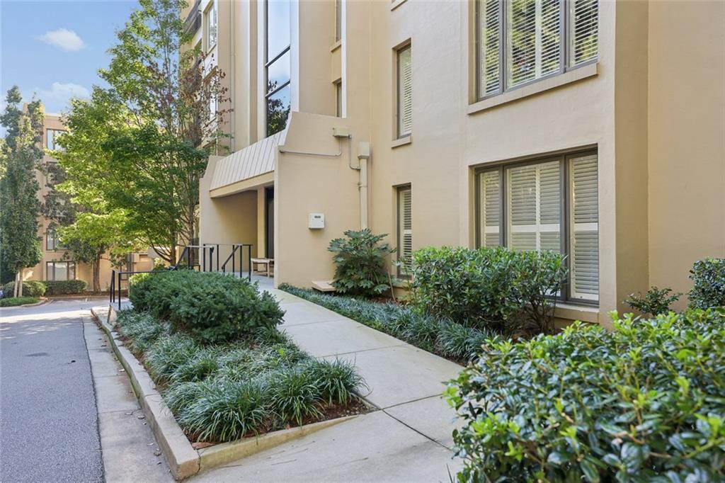 2769 Peachtree Road NE #5