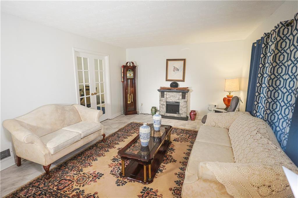 2521 Rockknoll Drive